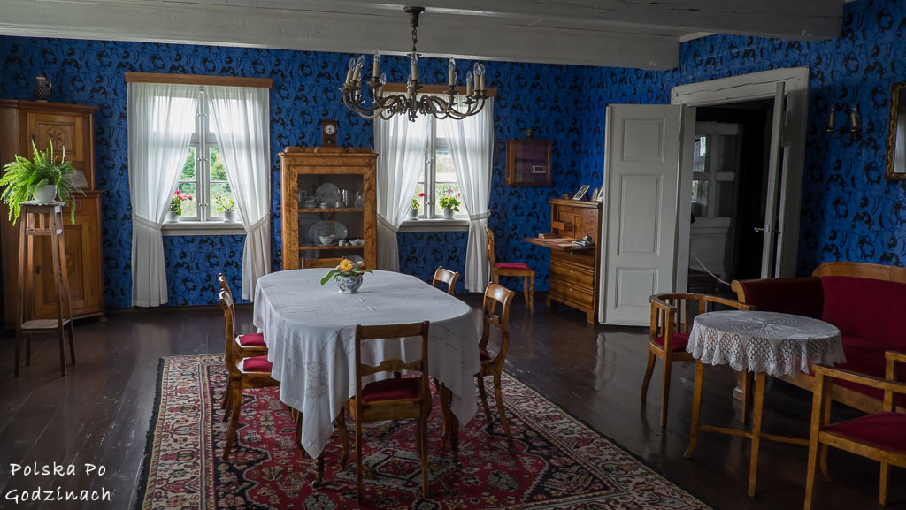 Wnętrze mennonickiego domu należącego do bogatego mennockiego rolnika w Olenderskim Parku Etnograficznym koło Torunia.