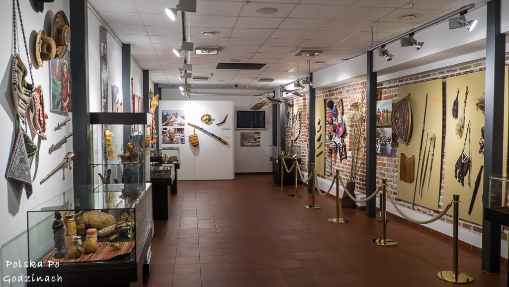 Toruń atrakcje i ciekawe miejsca warte zobaczenia.  Wystawa eksponatów z różnych części świata w Muzeum Podróżników im. Tony’ego Halika w Toruniu.