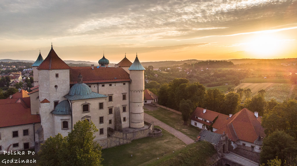 Najpiękniejsze i największe zamki w Polsce - Zamek w Wiśniczu z drona.