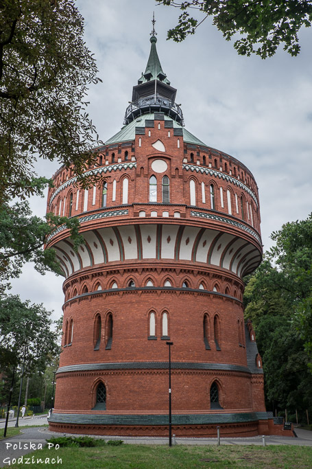 Bydgoszcz atrakcje - ceglana wieża ciśnień pełniąca rolę Muzeum Wodociągów w Bydgoszczy.