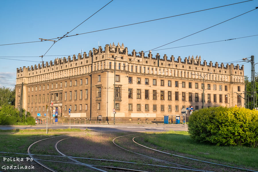 Centrum Administracyjne Kombinatu zwane „Pałacem Dożów”, to miejsce które warto zobaczyć w Krakowie.