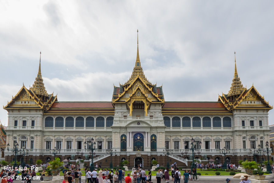 Chakri Maha Prasad czyli sala tronowa na terenie Wielkiego Pałącu Królewskiego w Bangkoku - to główna turystyczna atrakcja Bangkoku.