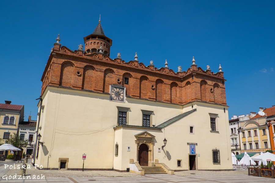Ratusz miejski na rynku atrakcje Tarnowa