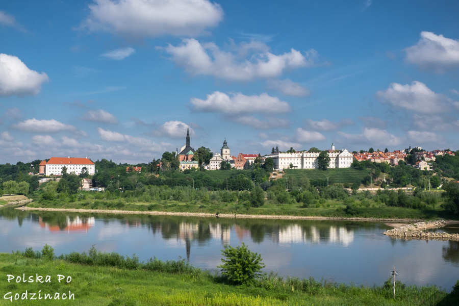 Atrakcje Sandomierza - Panorama na miasto z mostu za dnia