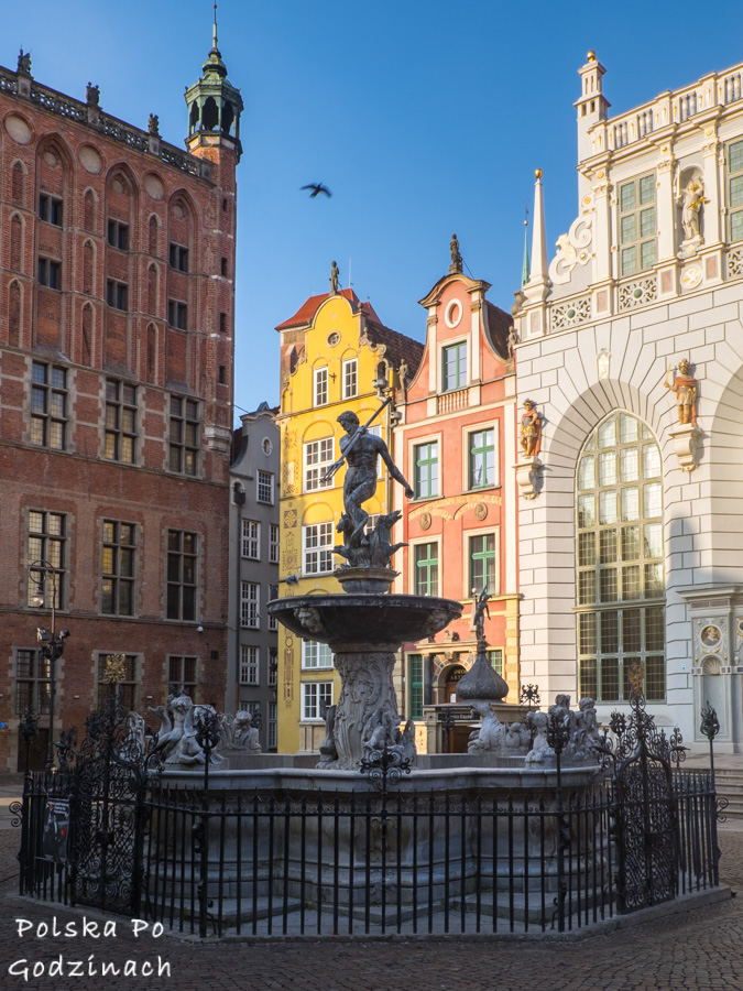 Gdańsk atrakcje i miesca warte zobaczenia - Fontanna Neptuna