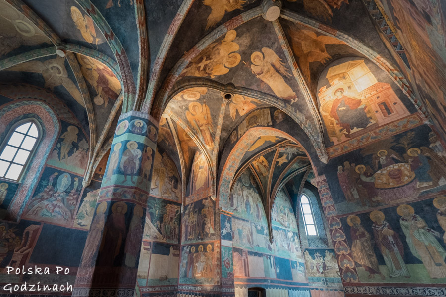 Wnętrze Kaplicy św. Krzyża na terenie zamku w Lublinie - miejsce które koniecznie trzeba zobaczyć