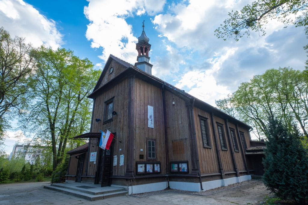Warte zobaczenia atrakcje Łodzi - drewniany kościół św. Józefa Oblubieńca NMP