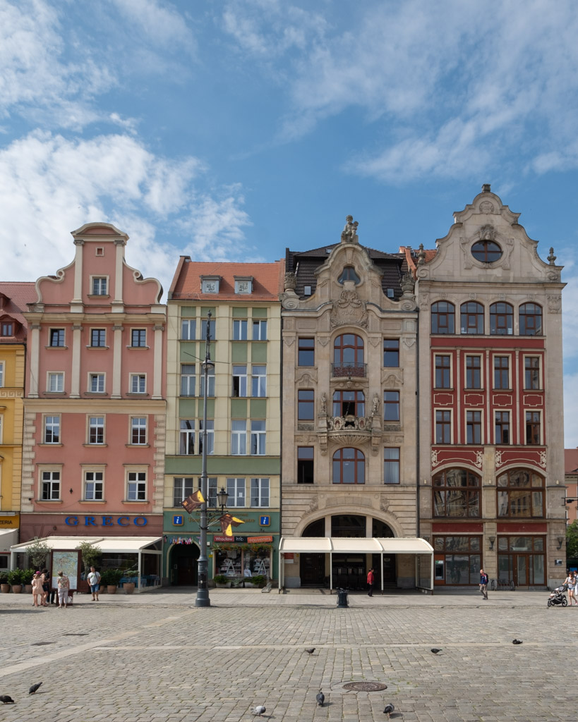Wrocław atrakcje i zabytki. Kolorowe kamienice na rynku,