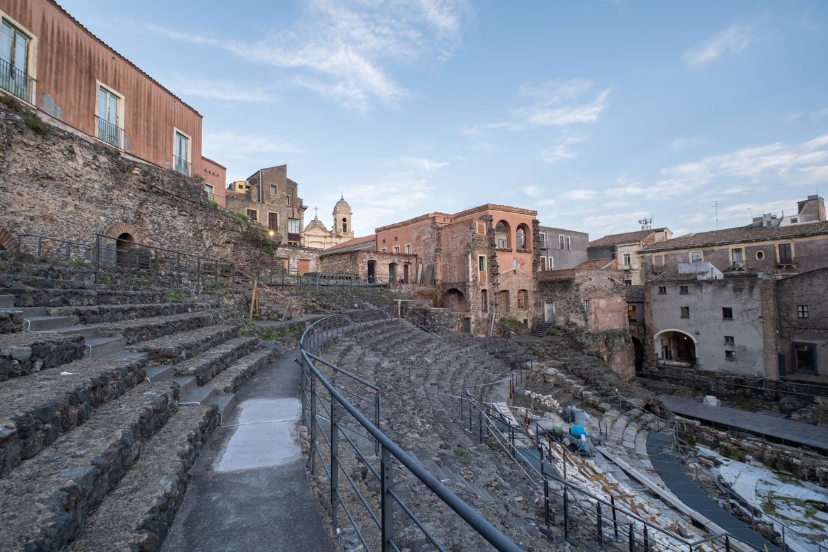 Ruiny grecko-rzymskiego teatru w Katanii.