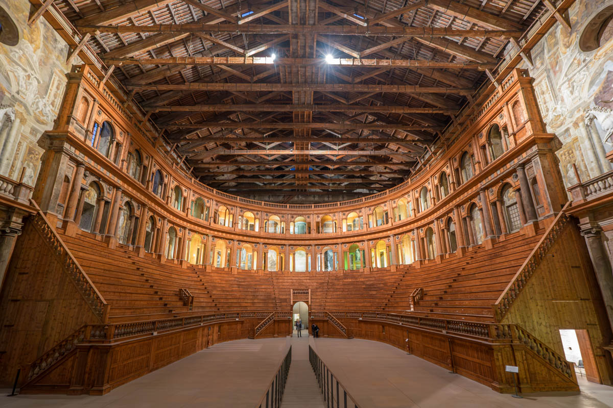 Co warto zobaczyć w Parmie? Teatro Farnese.