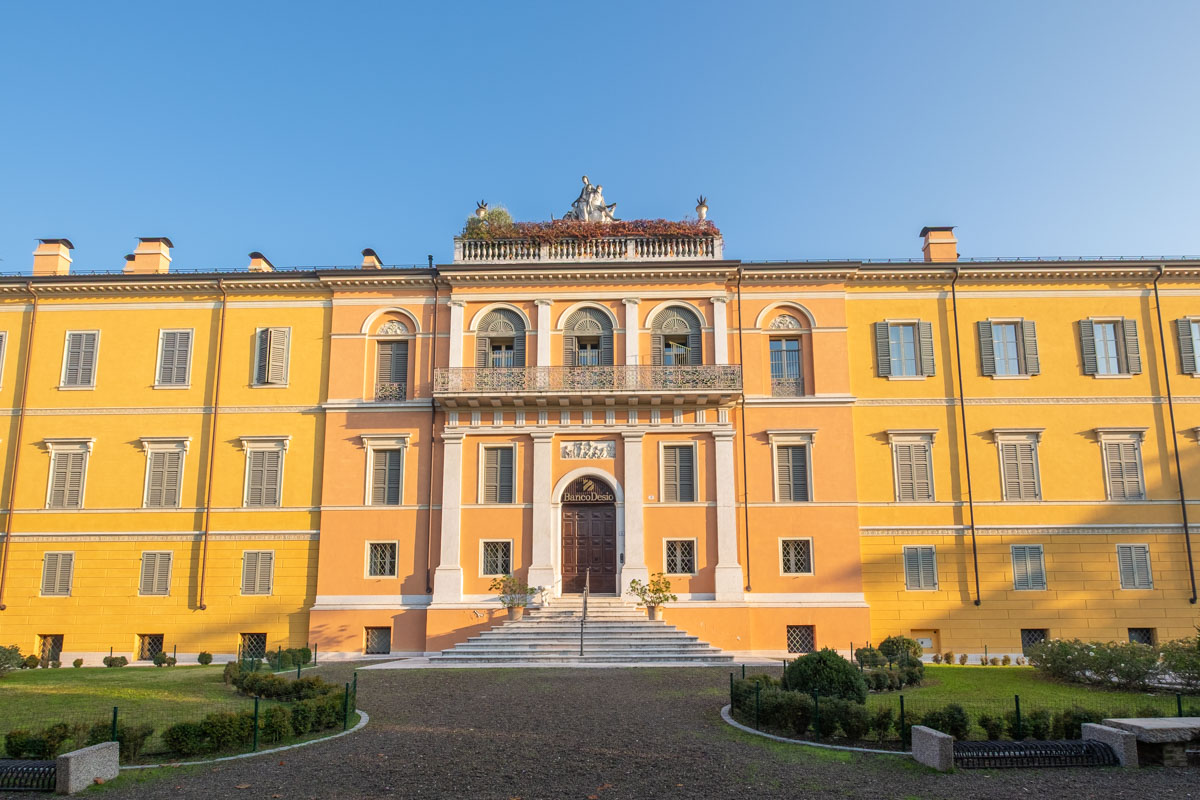 Zabytki i atrakcje Modeny. Palazzo Sandonnino.
