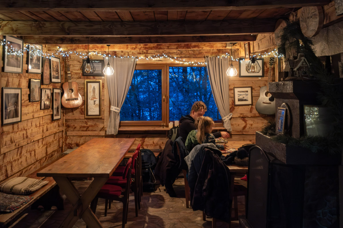 Wnętrze Schroniska Bartne.